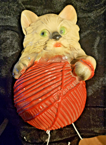 Vintage chalkware string - chalkware,