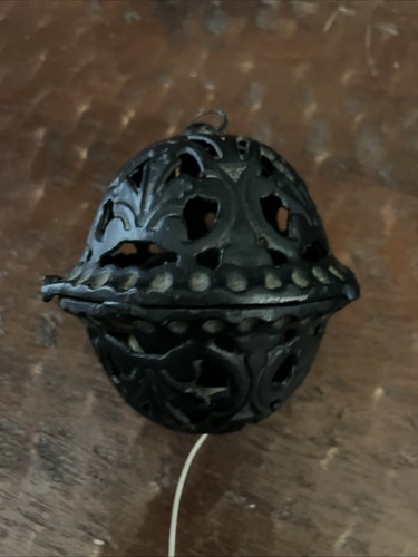 Antique cast iron string - antique,
